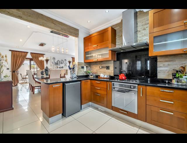 4 BEDROOM HOUSE FOR SALE IN HYDE PARK